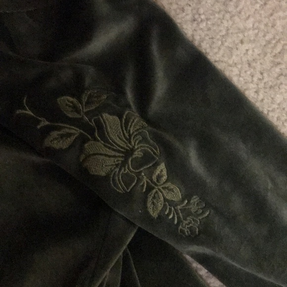 Velour 2 piece Set - Picture 11 of 13